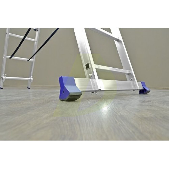 Лестница двусторонняя алюминиевая STARK SVHR, 3 секции, 8 ступ., 3,6-5 м (525380503) Лестница двусторонняя алюминиевая STARK SVHR, 3 секции, 8 ступ., 3,6-5 м (525380503)