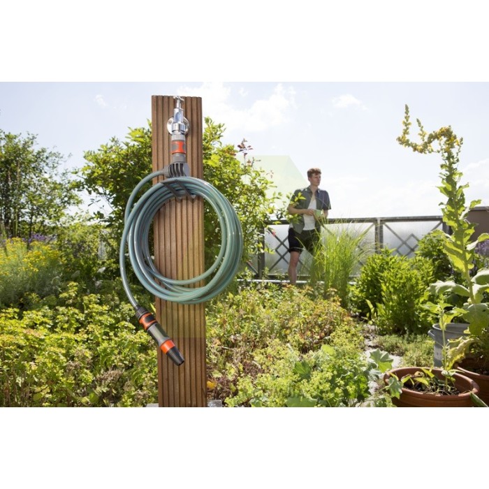 Шланг GARDENA для террас с кронштейном, 7,5 м + комплект для полива (18401-20.000.00) Шланг GARDENA для террас с кронштейном, 7,5 м + комплект для полива (18401-20.000.00)