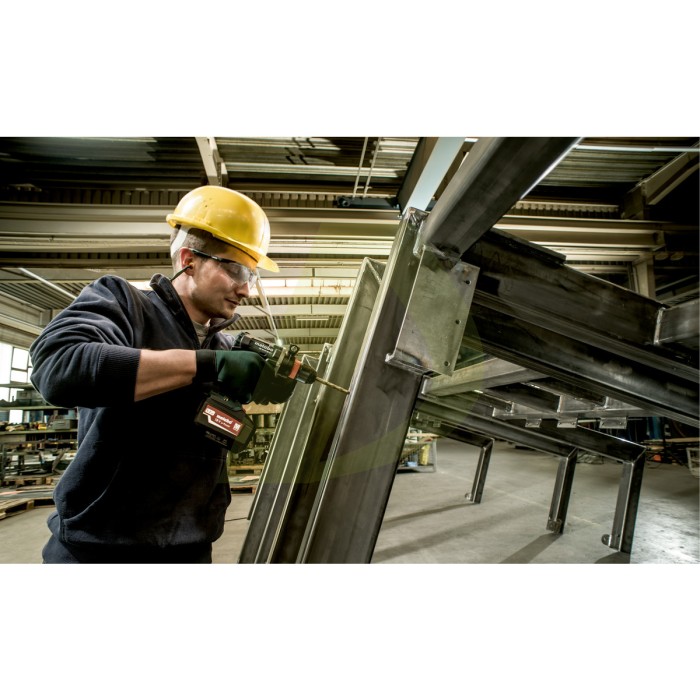 Шуруповерт METABO BS 18 LTX BL QI (602351660) Шуруповерт METABO BS 18 LTX BL QI (602351660)