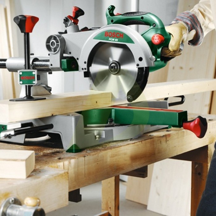 Торцовочная пила BOSCH PCM 8 S (0603B02000) Торцовочная пила BOSCH PCM 8 S (0603B02000)