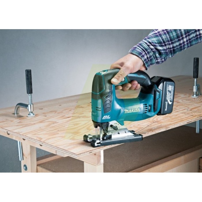 Акумуляторний лобзик MAKITA DJV 182Z (без акумулятора) Акумуляторний лобзик MAKITA DJV 182Z (без акумулятора)