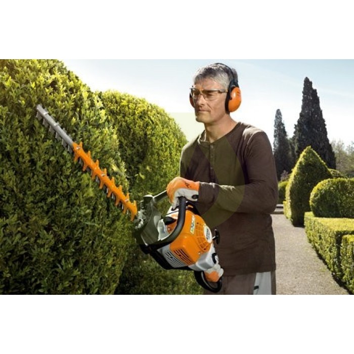 Бензиновые ножницы для живой изгороди STIHL HS 82 T (42370112951) Бензиновые ножницы для живой изгороди STIHL HS 82 T (42370112951)