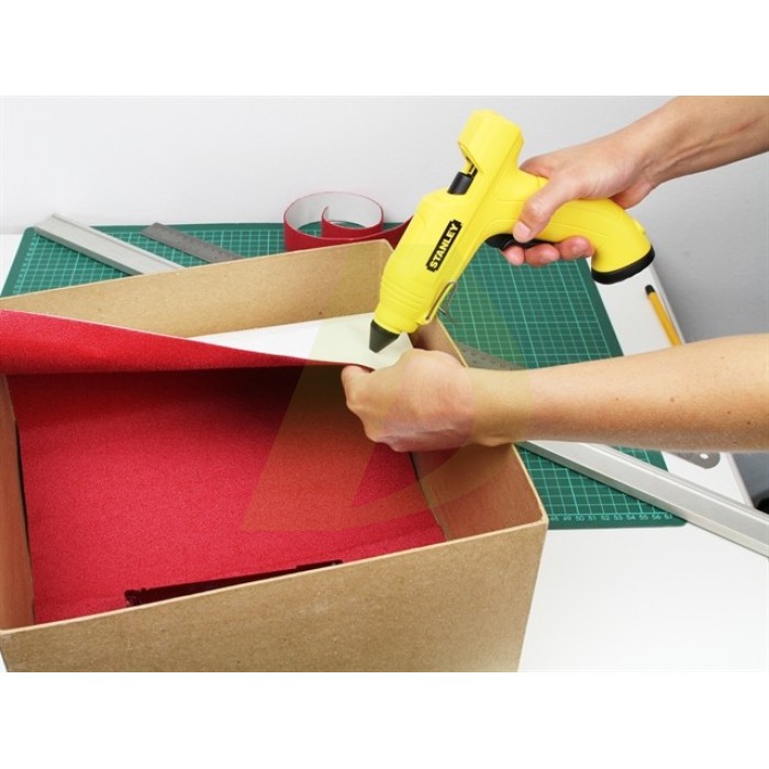 Клеевый пистолет STANLEY STHT6-70416 Клеевый пистолет STANLEY STHT6-70416