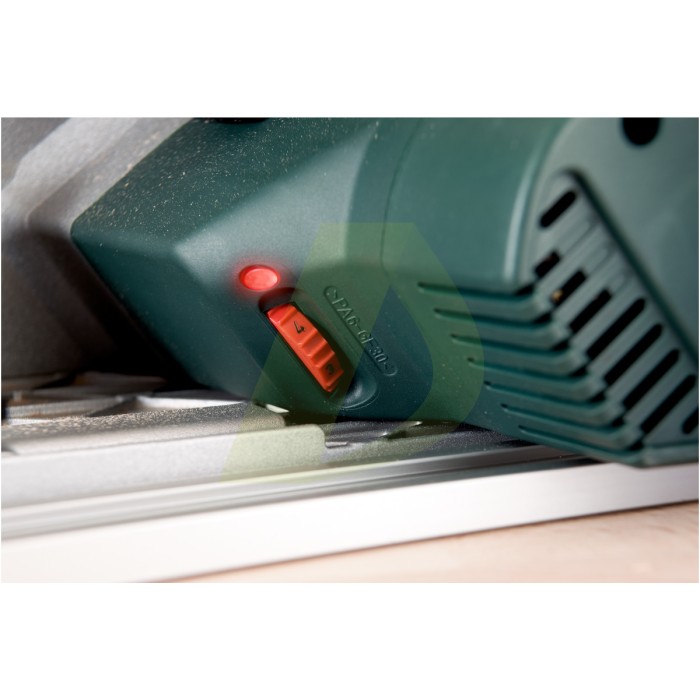 Дисковая ручная пила METABO KSE 68 Plus (600545000) Дисковая ручная пила METABO KSE 68 Plus (600545000)