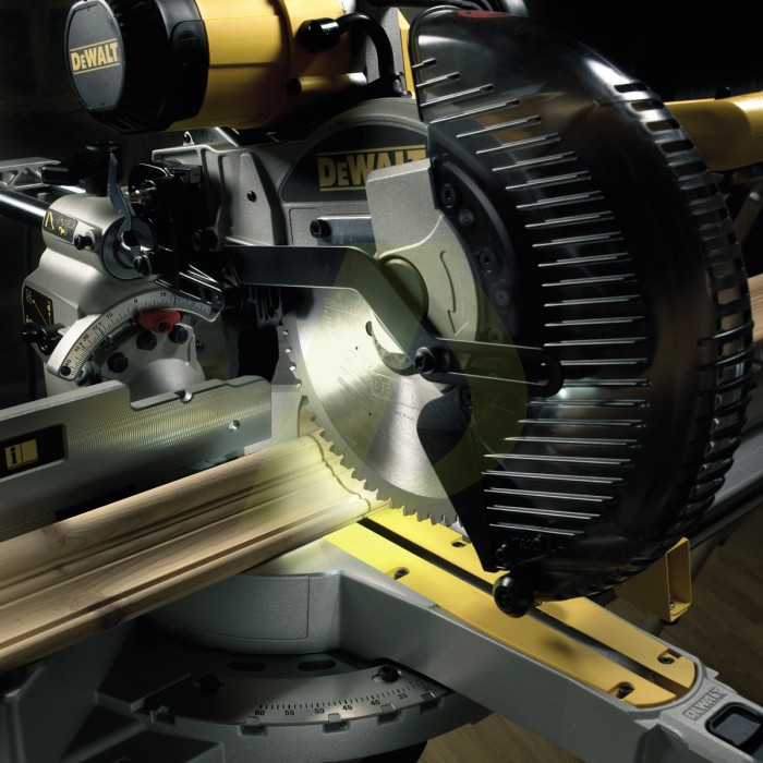 Торцювальна пила DeWALT DW 717XPS Торцювальна пила DeWALT DW 717XPS