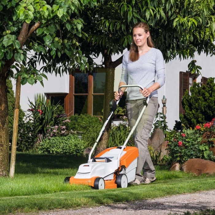 Акумуляторна газонокосарка STIHL RMA 235 Set (63112000011) Акумуляторна газонокосарка STIHL RMA 235 Set (63112000011)