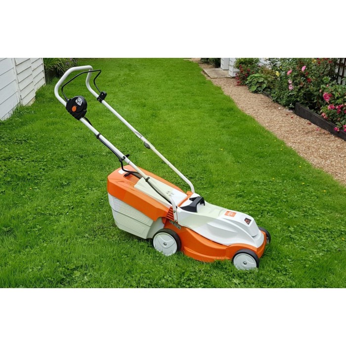 Акумуляторна газонокосарка STIHL RMA 235 Set (63112000011) Акумуляторна газонокосарка STIHL RMA 235 Set (63112000011)