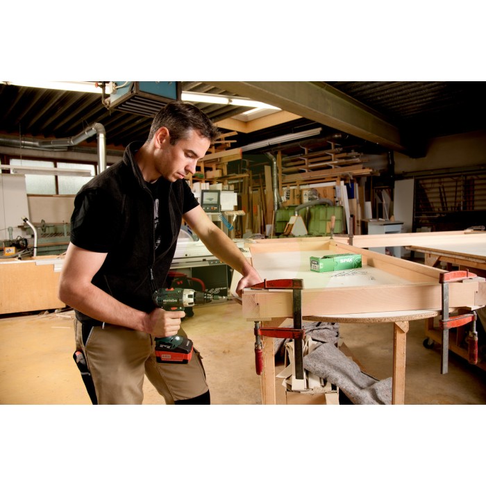 Шуруповерт METABO BS 18 LT (602102890) Шуруповерт METABO BS 18 LT (602102890)