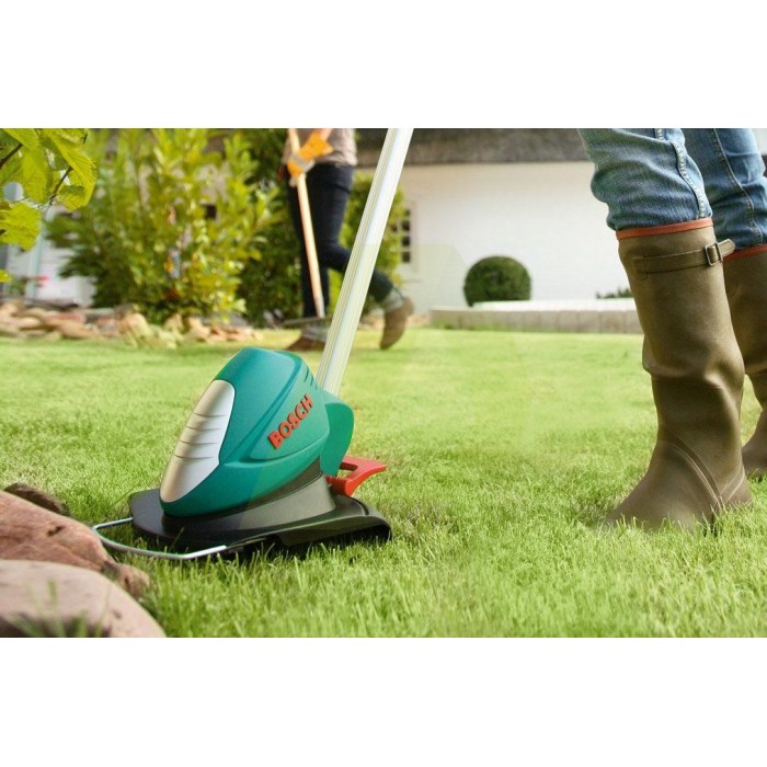 Аккумуляторный триммер BOSCH ART 26 LI (0600878L00) Аккумуляторный триммер BOSCH ART 26 LI (0600878L00)