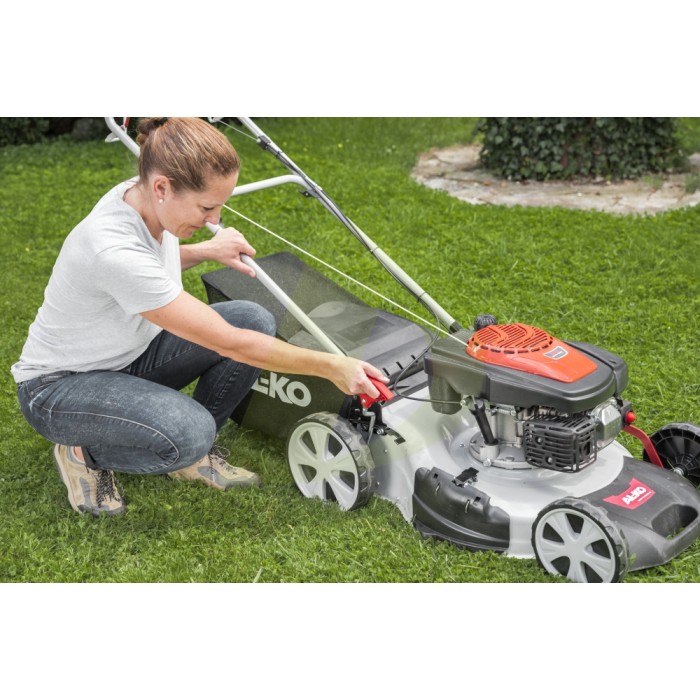 Газонокосилка бензиновая AL-KO Easy 5.1 SP-S (113796) Газонокосилка бензиновая AL-KO Easy 5.1 SP-S (113796)