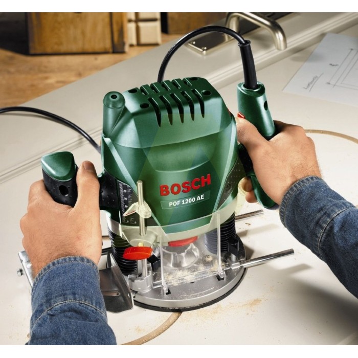 Фрезер BOSCH POF 1200 AE (060326A100) Фрезер BOSCH POF 1200 AE (060326A100)