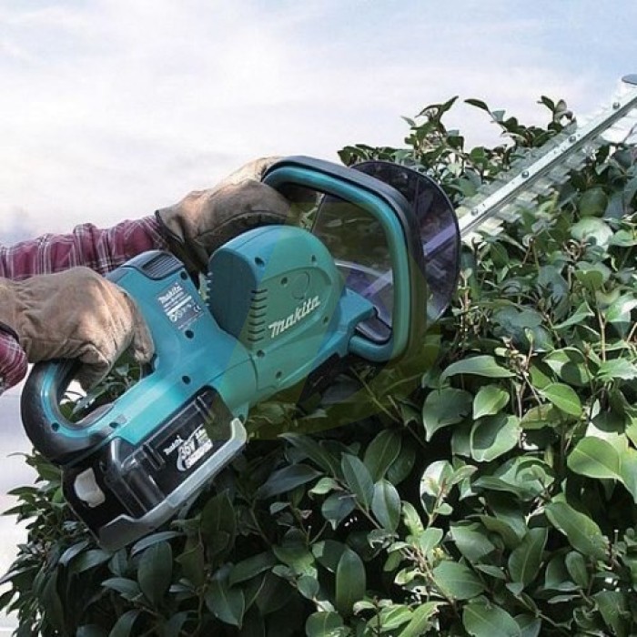 Аккумуляторные ножницы для живой изгороди MAKITA UH550DZ (без аккумулятора) Аккумуляторные ножницы для живой изгороди MAKITA UH550DZ (без аккумулятора)
