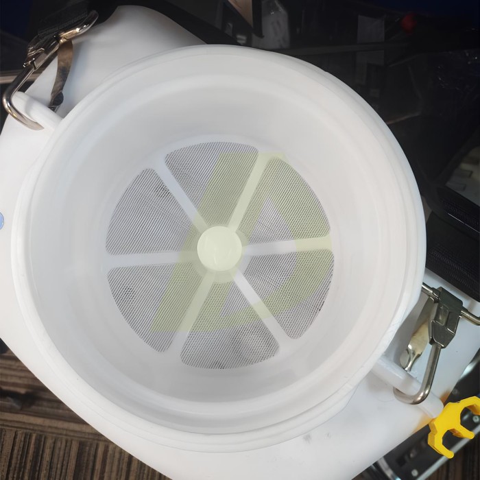 Аккумуляторный опрыскиватель HYUNDAI GS 1612Li (932846) Аккумуляторный опрыскиватель HYUNDAI GS 1612Li (932846)