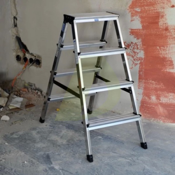 Лестница двусторонняя алюминиевая KRAUSE Dopplo, 2 секции, 4 ступ., 0,9 м (120403) Лестница двусторонняя алюминиевая KRAUSE Dopplo, 2 секции, 4 ступ., 0,9 м (120403)