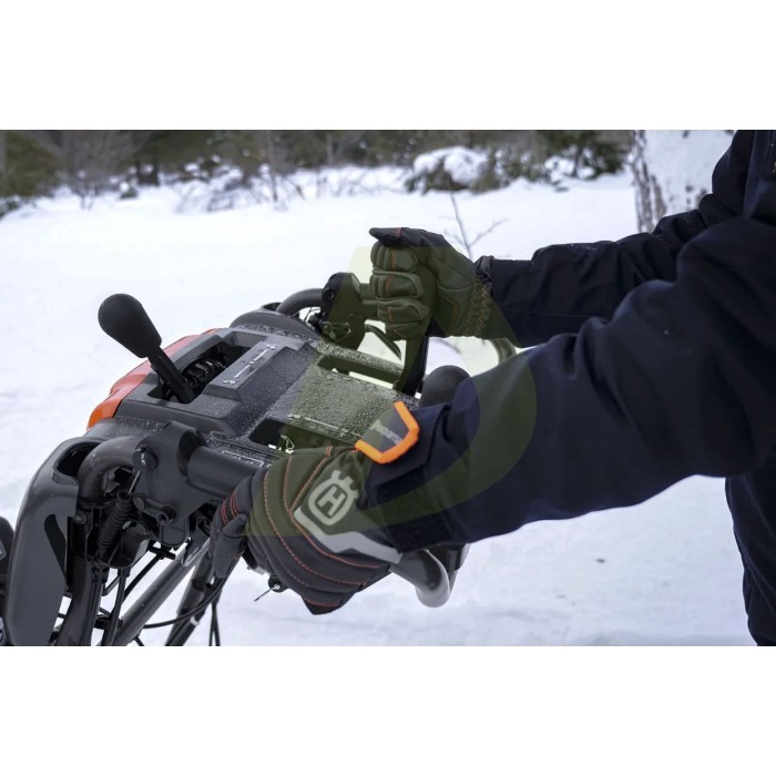 Сніговідкидач HUSQVARNA ST 330 (9704697-01) Сніговідкидач HUSQVARNA ST 330 (9704697-01)