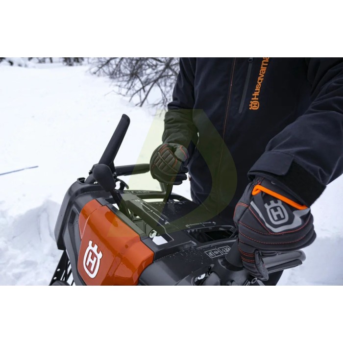 Сніговідкидач HUSQVARNA ST 330 (9704697-01) Сніговідкидач HUSQVARNA ST 330 (9704697-01)