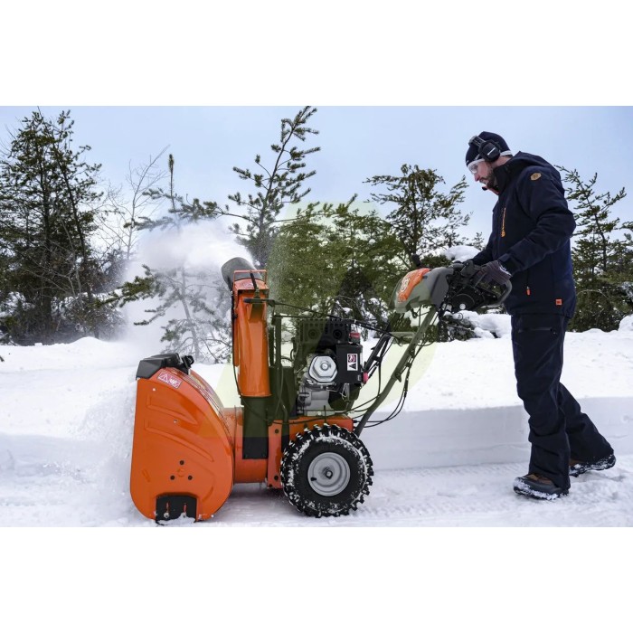 Сніговідкидач HUSQVARNA ST 330 (9704697-01) Сніговідкидач HUSQVARNA ST 330 (9704697-01)