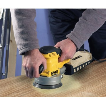 Кутова шліфмашина DeWALT D 26410