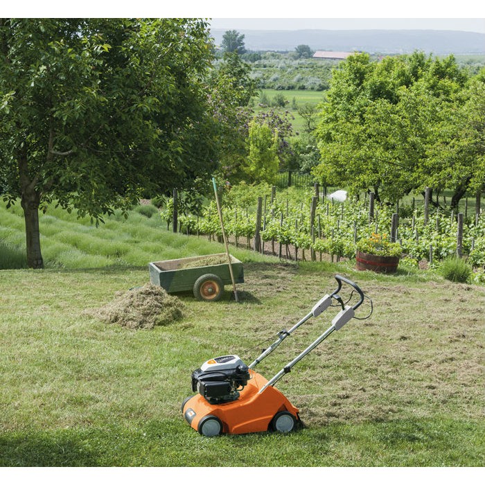 Аератор бензиновий STIHL RL 540 (62900113105) Аератор бензиновий STIHL RL 540 (62900113105)