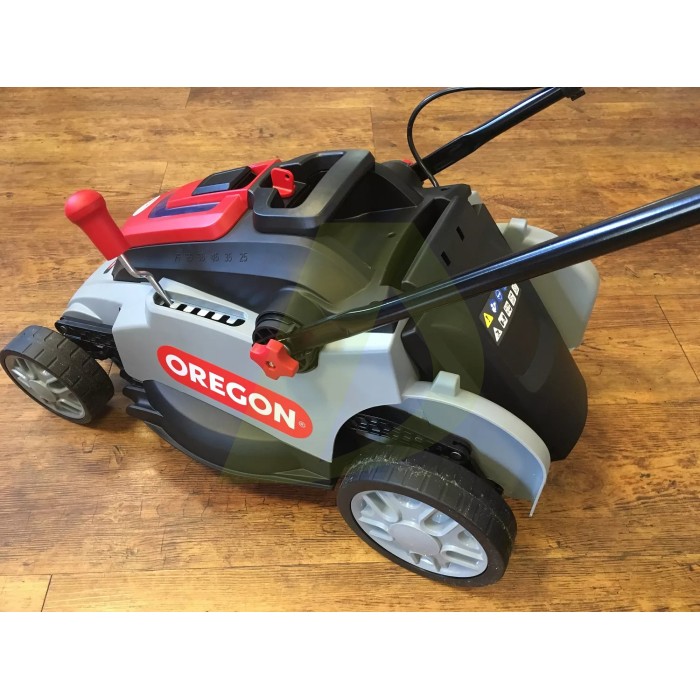 Аккумуляторная газонокосилка OREGON LM 300-R7 (586734) Аккумуляторная газонокосилка OREGON LM 300-R7 (586734)