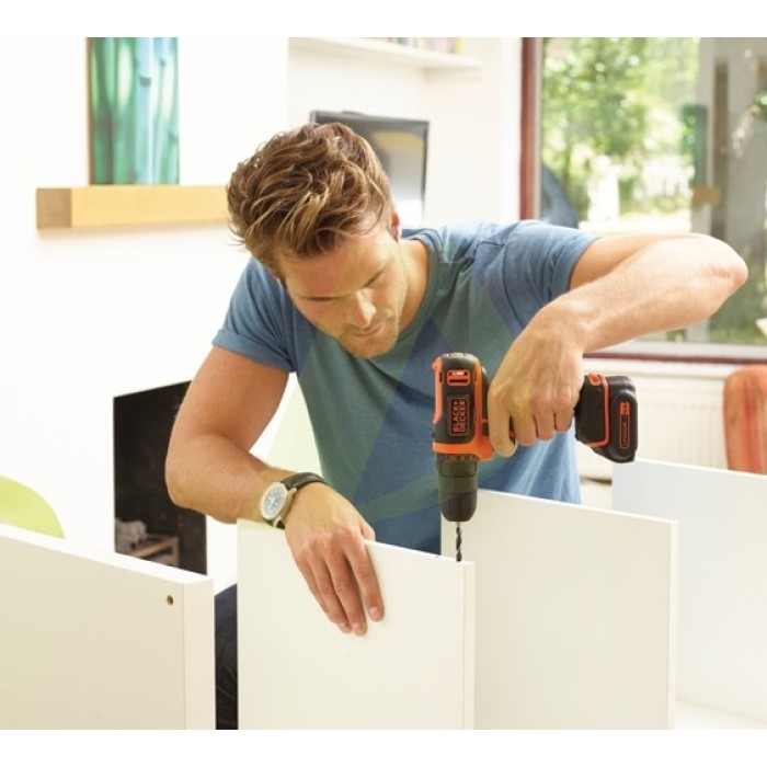 Акумуляторний шуруповерт BLACK+DECKER BDCDD12 Акумуляторний шуруповерт BLACK+DECKER BDCDD12