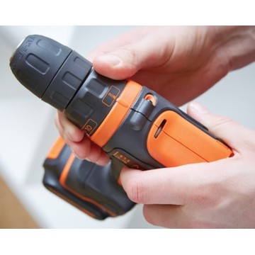 Шуруповерт BLACK+DECKER BDCDD12