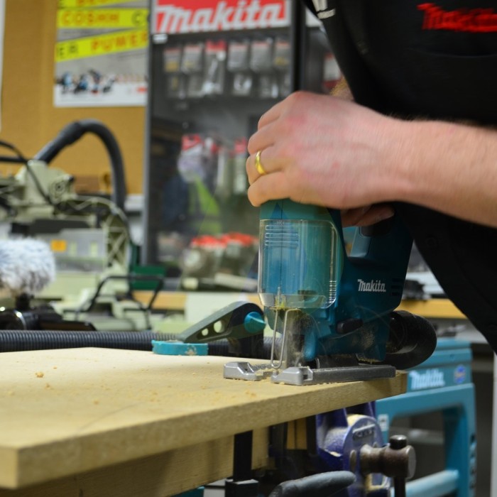 Аккумуляторный лобзик MAKITA JV 100DZ (без аккумулятора) Аккумуляторный лобзик MAKITA JV 100DZ (без аккумулятора)