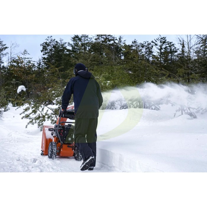 Сніговідкидач HUSQVARNA ST 124 (9704493-02) Сніговідкидач HUSQVARNA ST 124 (9704493-02)