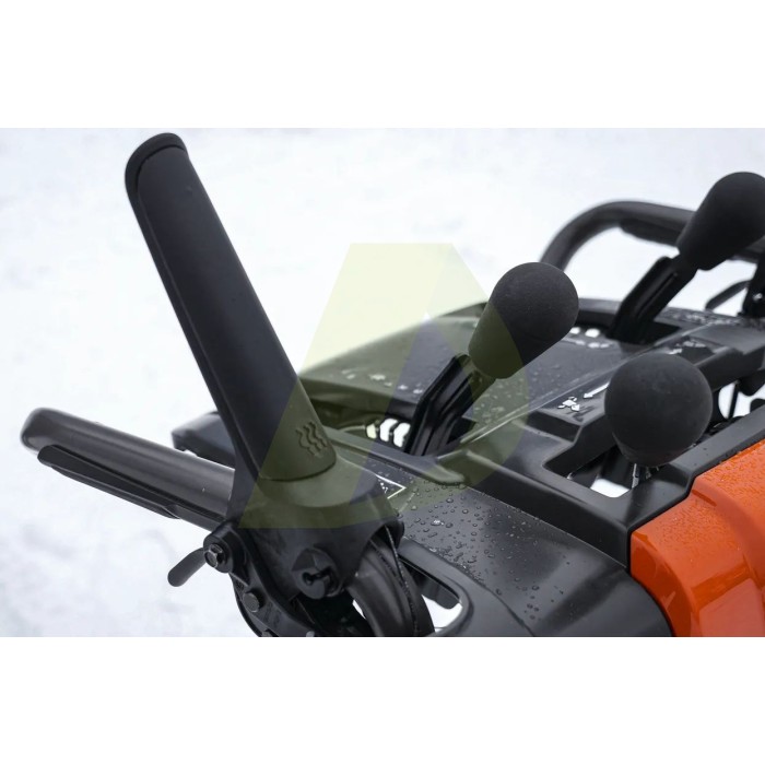 Сніговідкидач HUSQVARNA ST 124 (9704493-02) Сніговідкидач HUSQVARNA ST 124 (9704493-02)
