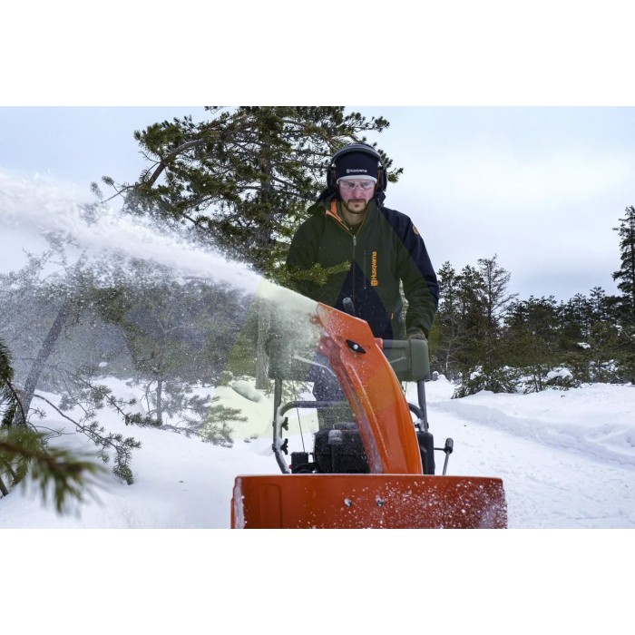 Сніговідкидач HUSQVARNA ST 124 (9704493-02) Сніговідкидач HUSQVARNA ST 124 (9704493-02)