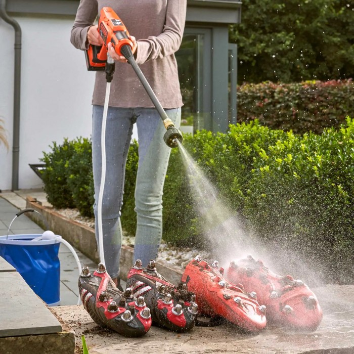 Аккумуляторная мойка высокого давления BLACK+DECKER BCPC18B Аккумуляторная мойка высокого давления BLACK+DECKER BCPC18B