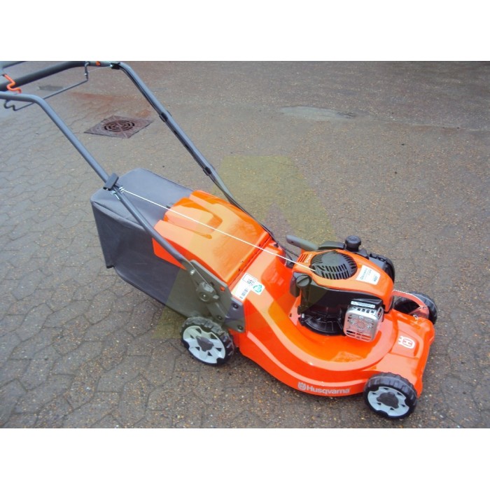 Газонокосарка бензинова HUSQVARNA LC 247 (9673452-01) Газонокосарка бензинова HUSQVARNA LC 247 (9673452-01)