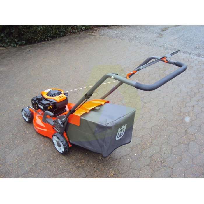 Газонокосарка бензинова HUSQVARNA LC 247 (9673452-01) Газонокосарка бензинова HUSQVARNA LC 247 (9673452-01)