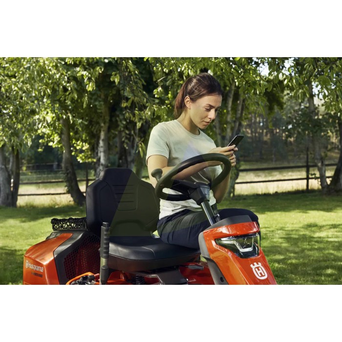 Садовый трактор-райдер HUSQVARNA R 320XAWD (9678473‑01) Садовый трактор-райдер HUSQVARNA R 320XAWD (9678473‑01)