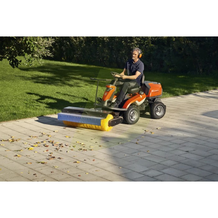 Садовый трактор-райдер HUSQVARNA R 320XAWD (9678473‑01) Садовый трактор-райдер HUSQVARNA R 320XAWD (9678473‑01)