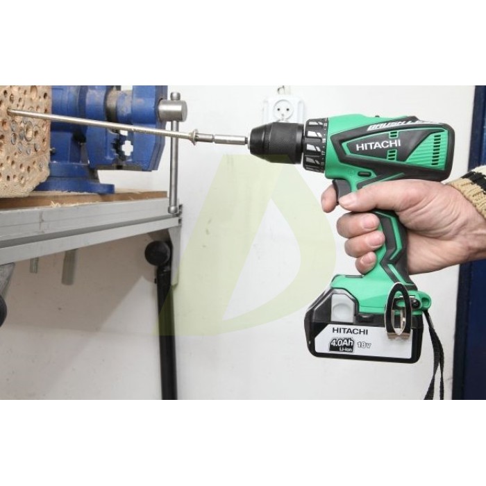 Шуруповерт HITACHI DV18DBEL-RW Шуруповерт HITACHI DV18DBEL-RW