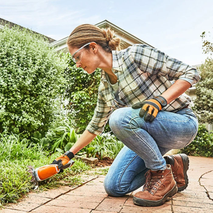 Акумуляторні ножиці для трави і кущів STIHL HSA 26 SET (HA030113506) Акумуляторні ножиці для трави і кущів STIHL HSA 26 SET (HA030113506)