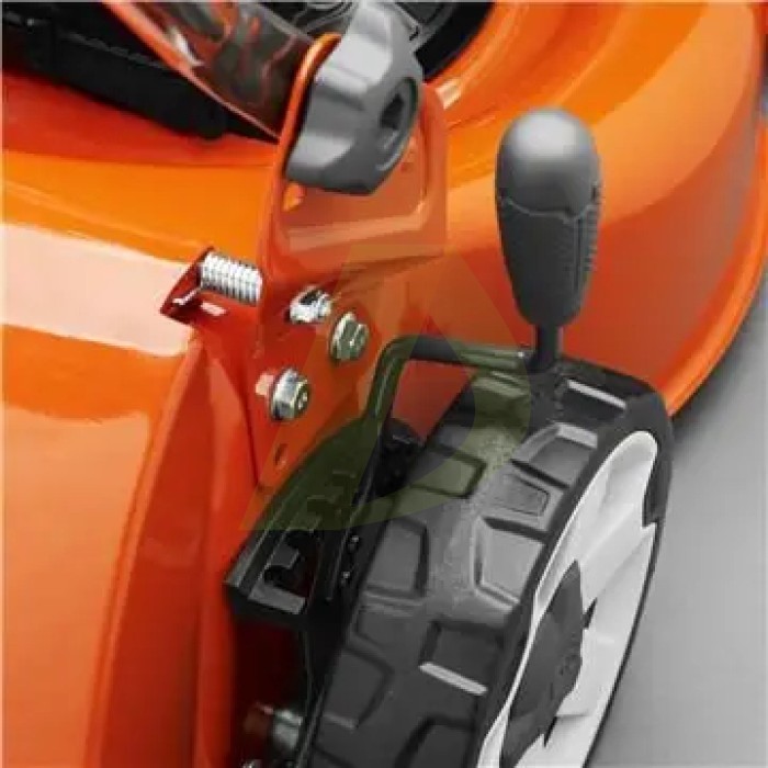 Аккумуляторная газонокосилка HUSQVARNA LC 141i (9676284-05) Аккумуляторная газонокосилка HUSQVARNA LC 141i (9676284-05)