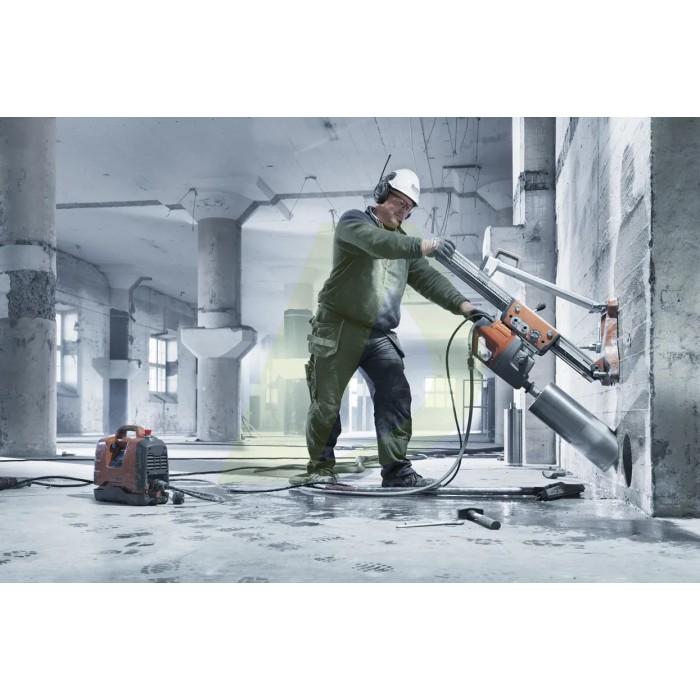 Дриль алмазного буріння HUSQVARNA DM650 (9665636-01) Дриль алмазного буріння HUSQVARNA DM650 (9665636-01)