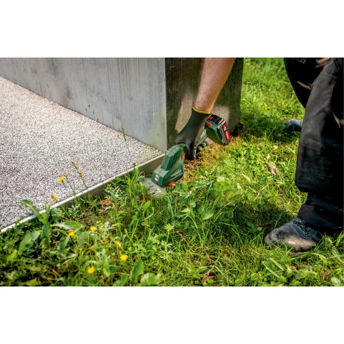 HS 18 LTX BL 55 Аккумуляторный кусторез HS 18 LTX BL 55 Аккумуляторный кусторез