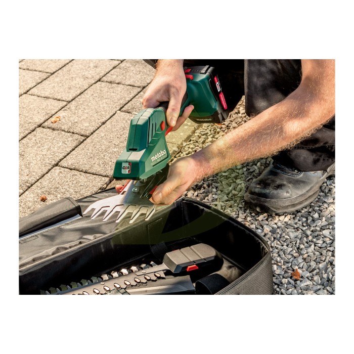 HS 18 LTX BL 55 Аккумуляторный кусторез HS 18 LTX BL 55 Аккумуляторный кусторез