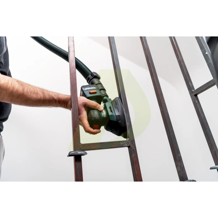 KGS 18 LTX BL 305 Акумуляторна торцювальна пила KGS 18 LTX BL 305 Акумуляторна торцювальна пила