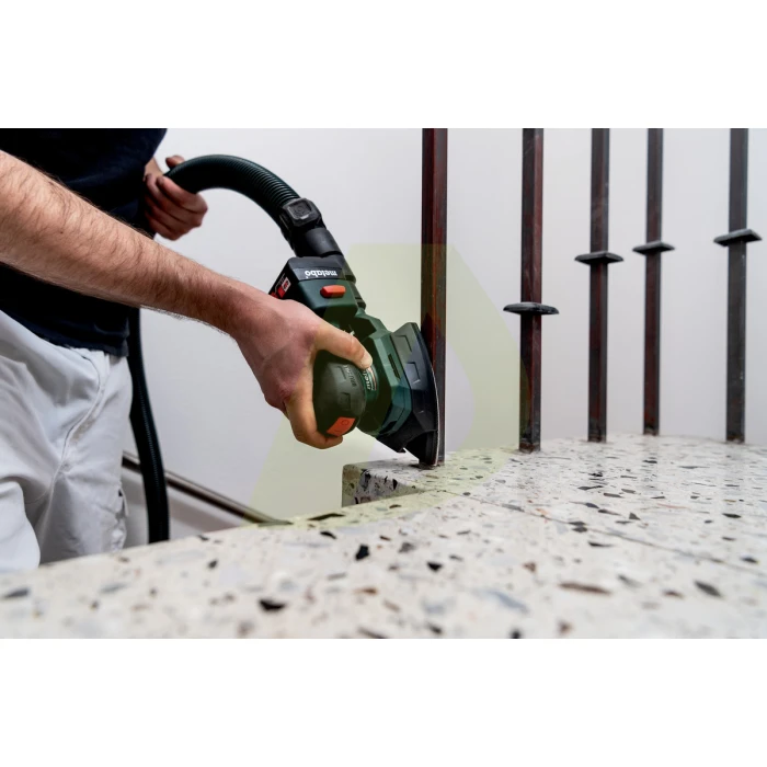 KGS 18 LTX BL 305 Акумуляторна торцювальна пила KGS 18 LTX BL 305 Акумуляторна торцювальна пила