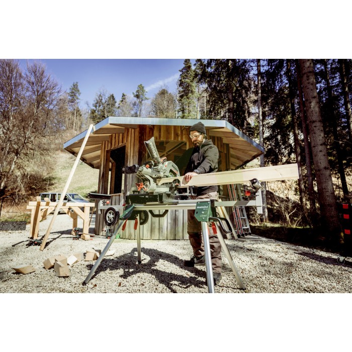 KGS 18 LTX BL 216 Акумуляторна торцювальна пила KGS 18 LTX BL 216 Акумуляторна торцювальна пила