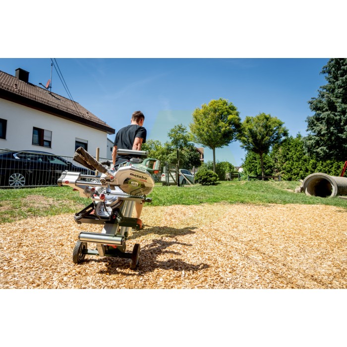 KGS 18 LTX BL 216 Акумуляторна торцювальна пила KGS 18 LTX BL 216 Акумуляторна торцювальна пила