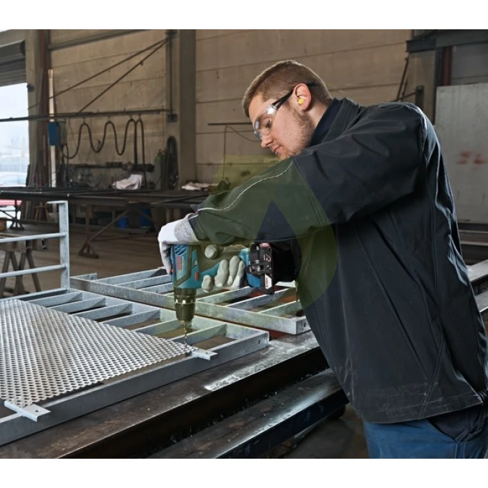 Акумуляторний шуруповерт BOSCH GSB 18-2-LI Plus Professional (06019E7102) Акумуляторний шуруповерт BOSCH GSB 18-2-LI Plus Professional (06019E7102)