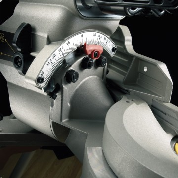 Торцовочная пила DeWALT DW 717XPS