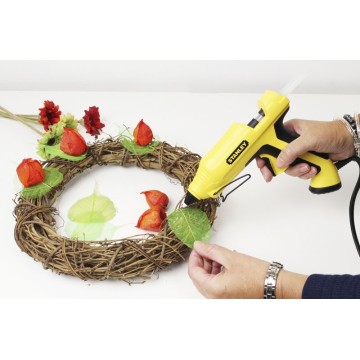 Клеєвий пістолет STANLEY STHT6-70417