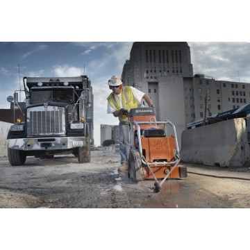 Нарізувач швів бензиновий HUSQVARNA FS413