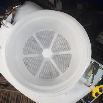 Аккумуляторный опрыскиватель HYUNDAI GS 1612Li (932846)